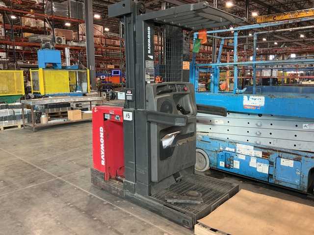 2006 Raymond 520-OPC30TT 3000 lb Order Picker (Inoperable)