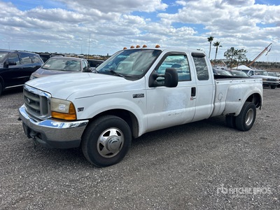 1999 Ford F-350 XLT 4x2 Extended Cab Pickup