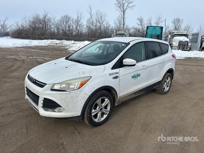 2014 Ford Escape Eco boost 2WD を見 SUV