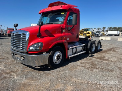 2015 Freightliner Cascadia 125 6x4 T/A Day Cab Truck Tractor