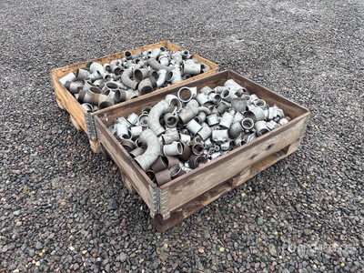 Quantity of (2) Pallet Fittingen Hydraulic Parts