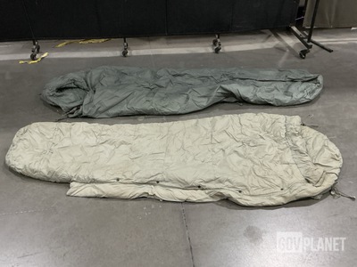 (84) Sleeping Bags