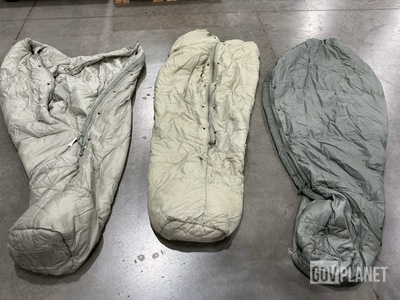 (70) Sleeping Bags