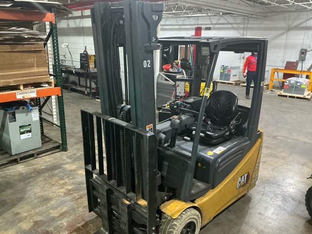 2022 Cat 2ET3500 3180 lb Electric Forklift