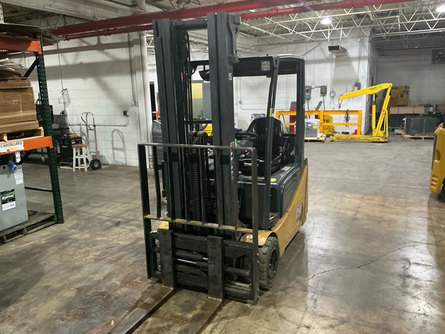 2022 Cat 2ET3500 3180 lb Electric Forklift