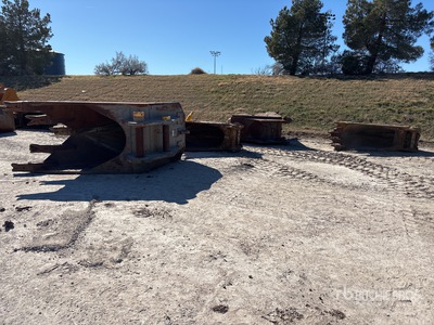 Quantity of (4) V-Ditching Rock Baggerlöffel