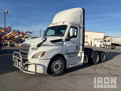 2020 Freightliner Cascadia 126 6x4 تراكتور شاحنة نهارية (ثنائية المحور)