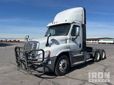 2015 Freightliner Cascadia 125 6x4 تراكتور شاحنة نهارية (ثنائية المحور)
