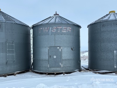 Twister +/- 1600 bu 4 Ring Grain Bin