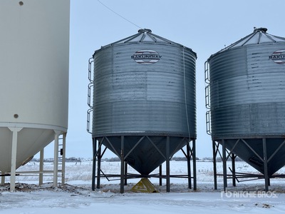 Sakundiak +/- 2200 bu 3 Ring Hopper Grain Bin