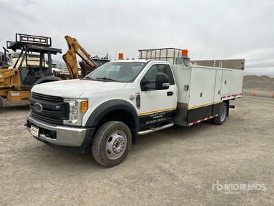 2017 Ford F-550 XL 4x2 شاحنة خدمة