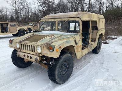 2005 AM General M1097R1 HMMWV 4 Door Hard Top w/Helmet Top