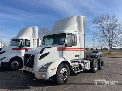 2020 Volvo VNR64T 6x4 تراكتور شاحنة نهارية (ثنائية المحور)