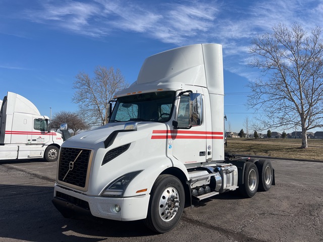 2020 Volvo VNR64T 6x4 T/A Day Cab Truck Tractor