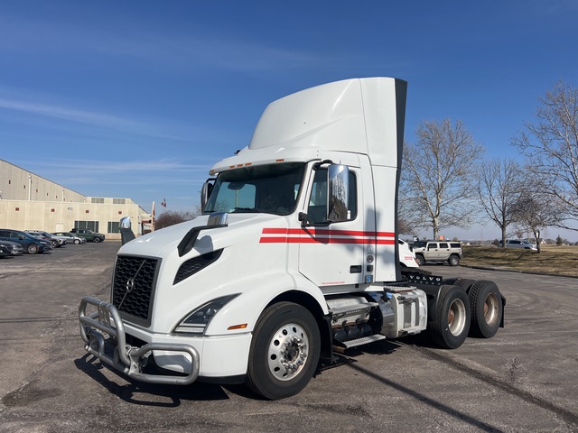 2020 Volvo VNR64T 6x4 T/A Day Cab Truck Tractor