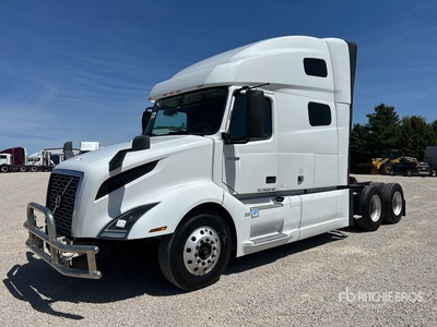 2020 Volvo VNL760 6x4 T/A Sleeper Truck Tractor