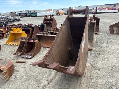 24 in Digging Excavator Bucket - Fits Cat 322
