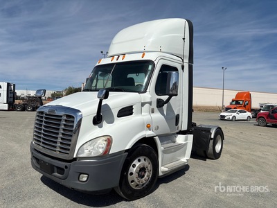 2014 Freightliner Cascadia 113 トラックトラクター（S/A）