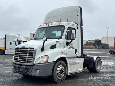 2014 Freightliner Cascadia 113 Cabeza Tractora Cabina Corta
