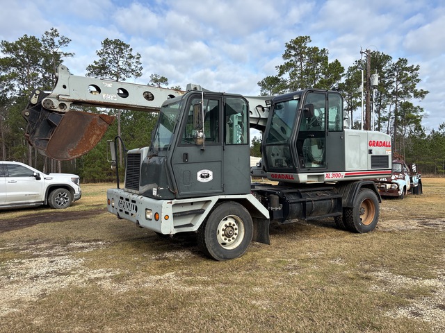 2010 Gradall XL3100 4x2 Highway Wheeled Excavator