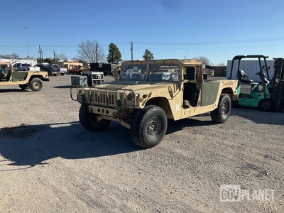 2006 AM General M1097R1 HMMWV 2 Door Soft Top w/Truck Body