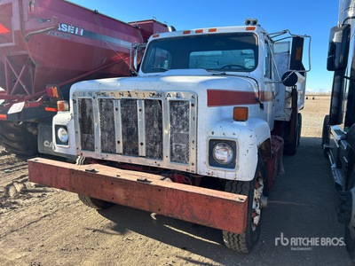 International F-2574 6x4 T/A Dump Truck (Inoperable)