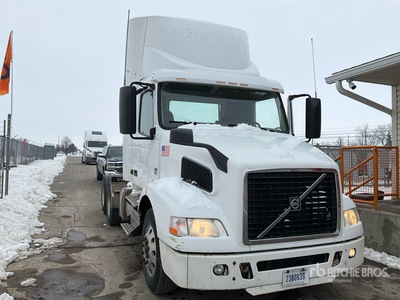 2015 Volvo T/A Day Cab Truck Tractor
