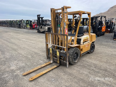 Komatsu FG30T-8 6000 lb Cushion Tire Wózek widłowy