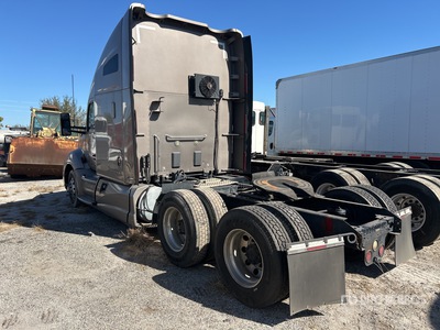 2014 Kenworth T680 6x4 Tracteur Routier Couchette