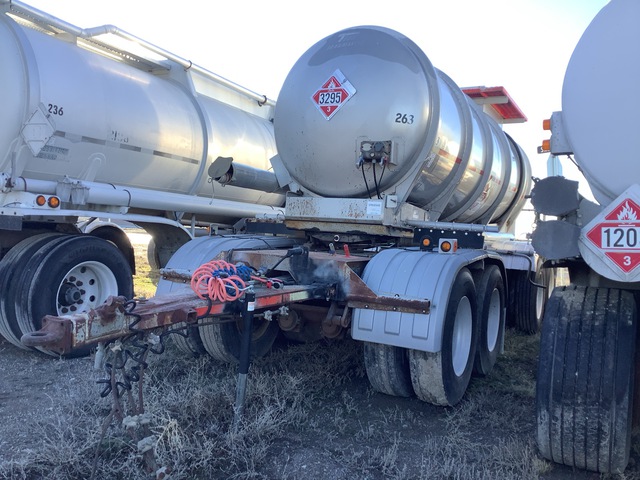 1997 Trailmaster 2700 gal Quad/A Spread Axle Pup Tanker Trailer