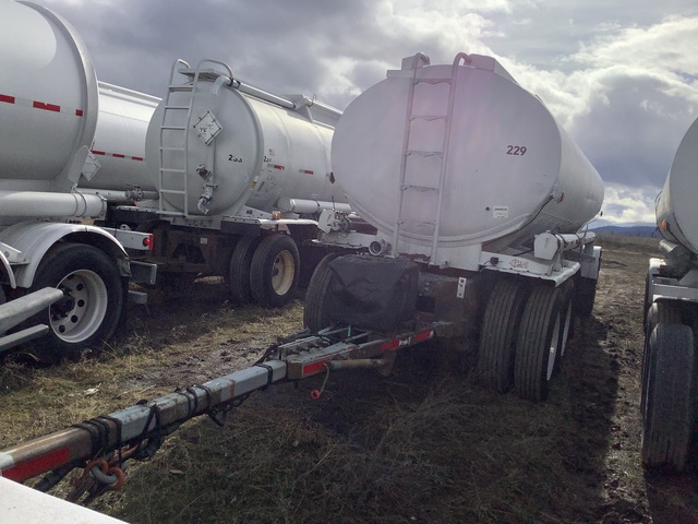 1988 Beall Quad/A Spread Axle Pup Tanker Trailer