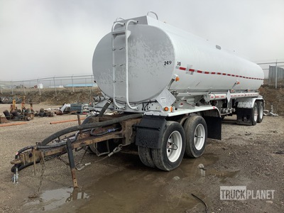1995 Advantage Quad/A Spread Axle Pup Tanker Trailer