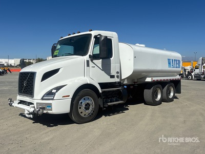 2022 Volvo VNR 4000 gal 6x4 Camion à eau
