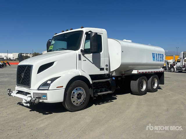 2022 Volvo VNR 4000 gal 6x4 Water Truck