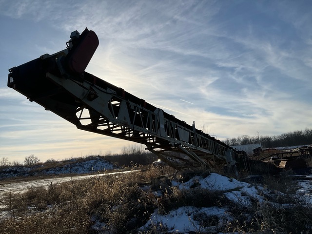 Carter 30 in x 80 ft Portable Stacking Conveyor