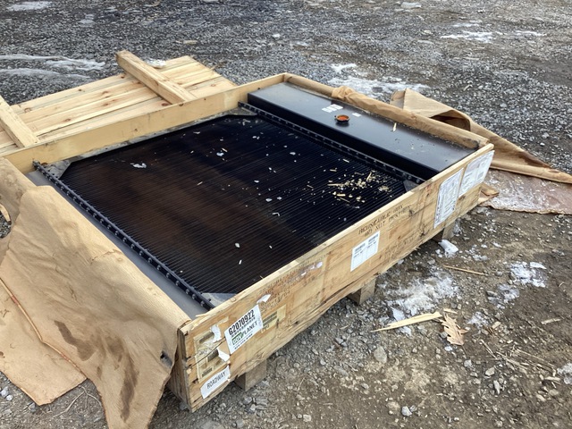 Oshkosh 1882370 Radiator
