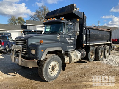 1997 Mack RD688S 8x4 Tri/A Camión dumper