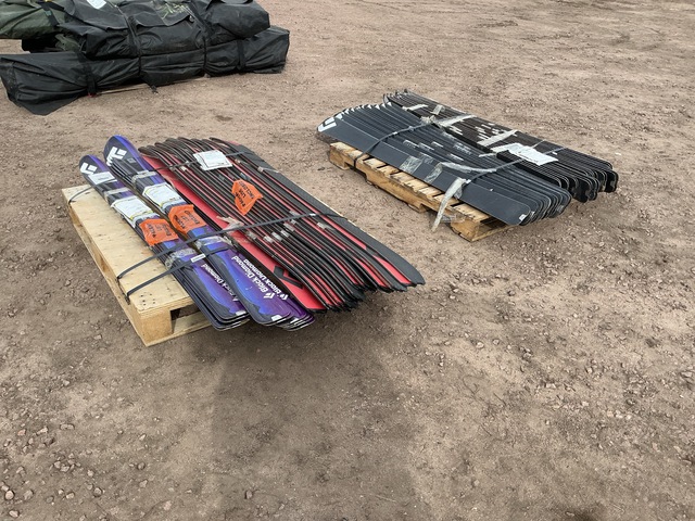 (36) Pairs of Assorted Skis