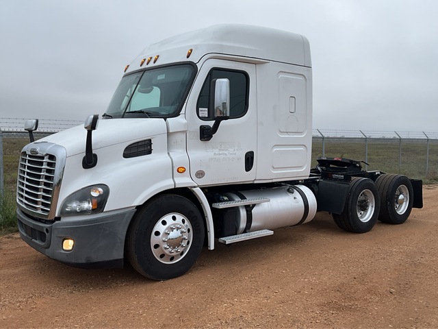 2019 Freightliner Cascadia 132 6x4 T/A Sleeper Truck Tractor