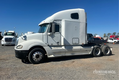 2009 Freightliner Columbia 120 6x4 T/A Sleeper Truck Tractor