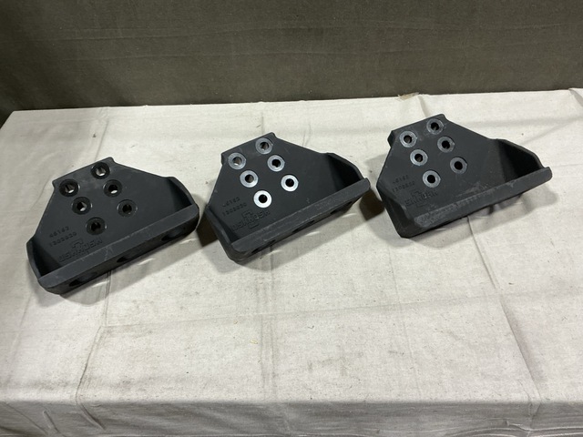 (18) Oshkosh 1303820 Engine Mount Brackets