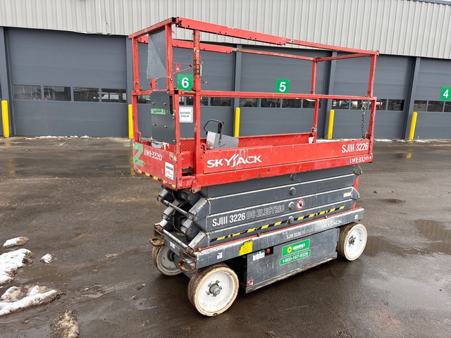 2013 Skyjack SJIII 3226 Electric Scissor Lift