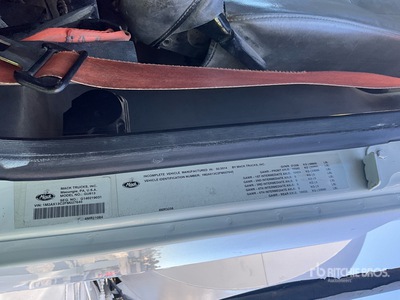 2015 Mack GU813 Mixer Truck