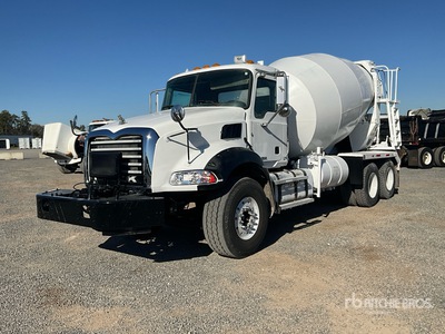 2015 Mack GU813 Beton-Fahrmischer