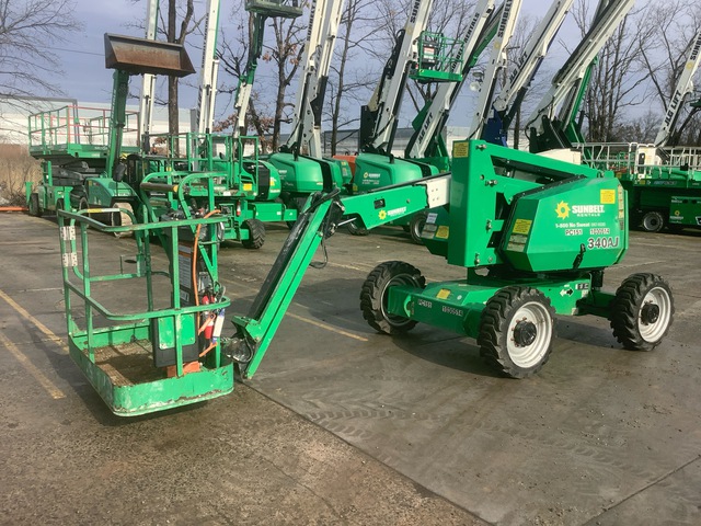 2017 JLG 340AJ 4WD Diesel Articulating Boom Lift