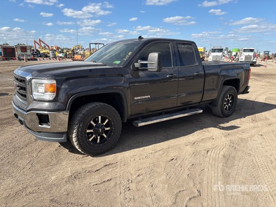 2014 GMC Sierra 1500 4x4 Extended Cab Pickup