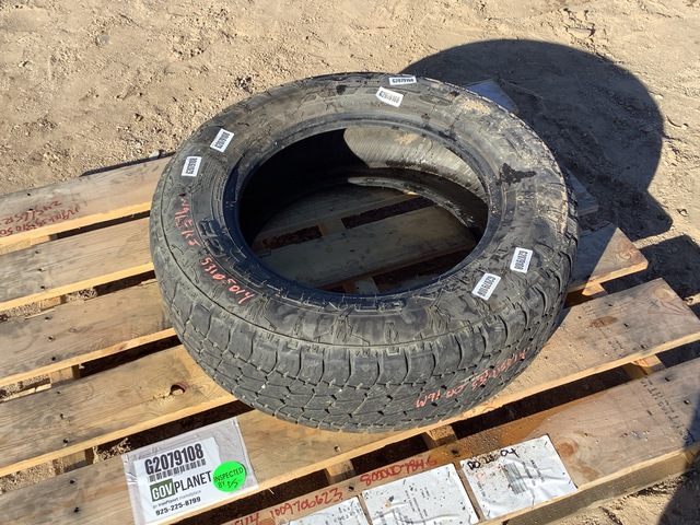 Nitto 245/65R17 Tire