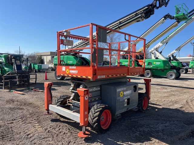 2015 Skyjack SJ6832 RT 4x4 Dual Fuel Scissor Lift (Inoperable)