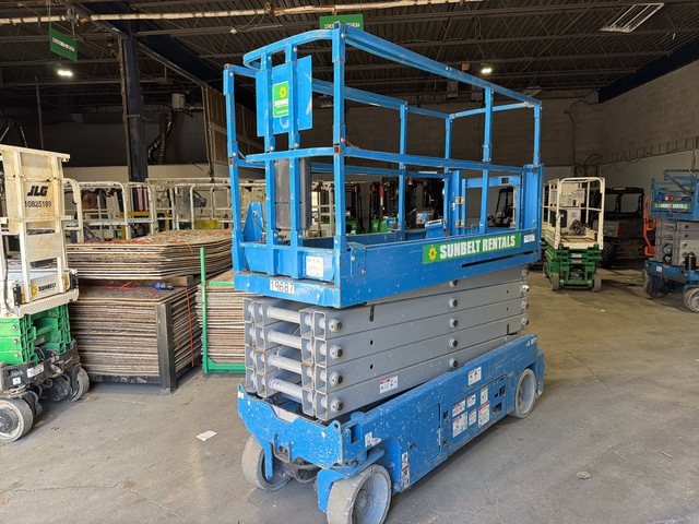 2017 Genie GS-3232 Electric Scissor Lift
