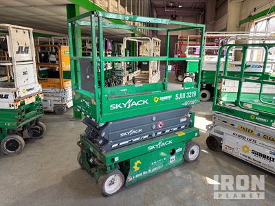 2017 (unverified) Skyjack SJIII 3219 Electric Scissor Lift